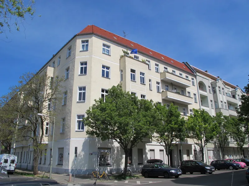 Helle, gepflegte 2-Zimmerwohnung mit Balkon nahe Mauerpark zu vermieten! — photo 1